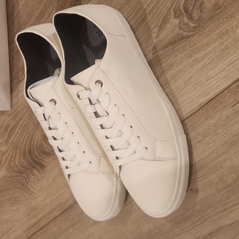 Dress sneakers